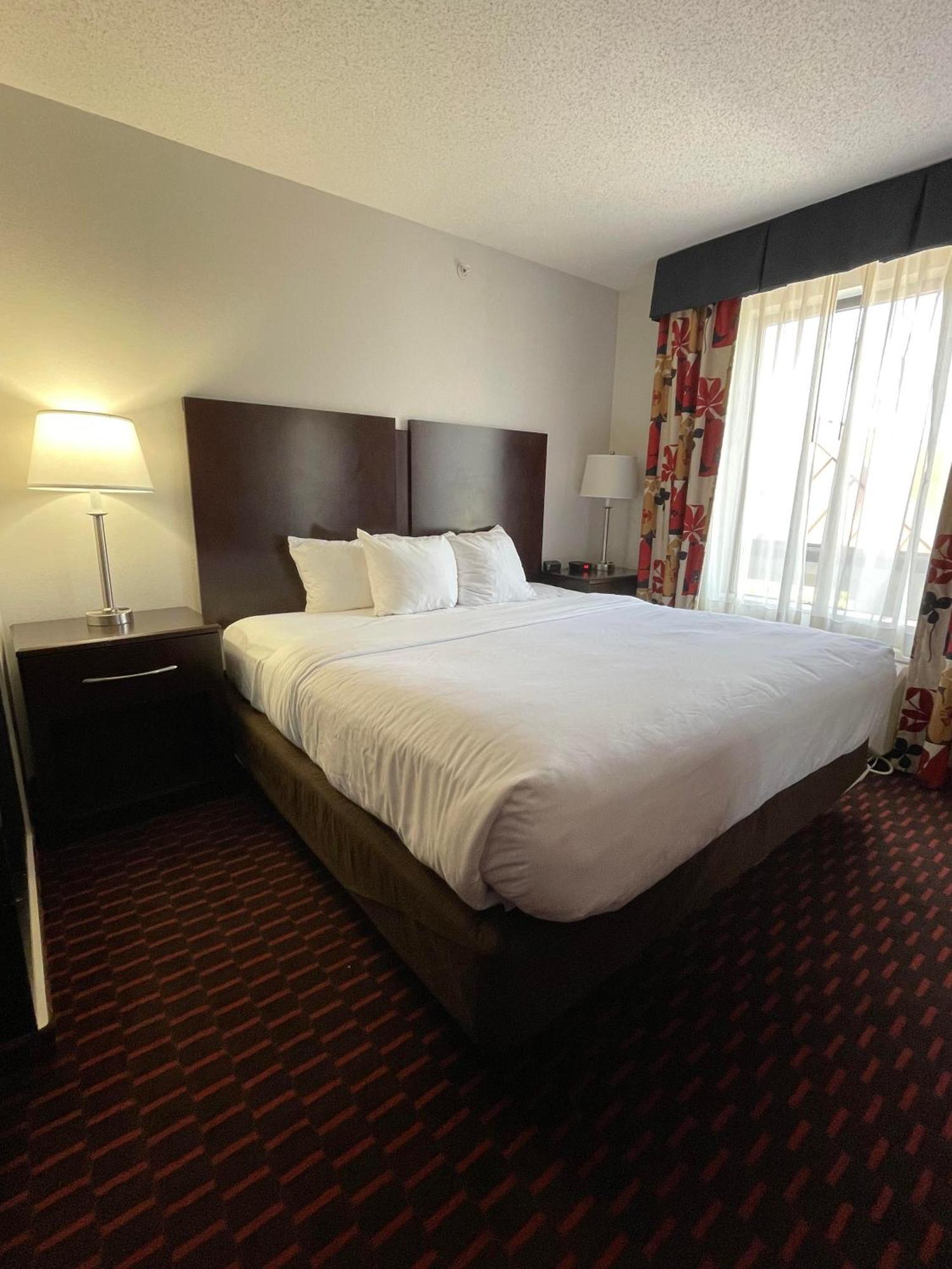 Comfort Suites Алтуна Экстерьер фото